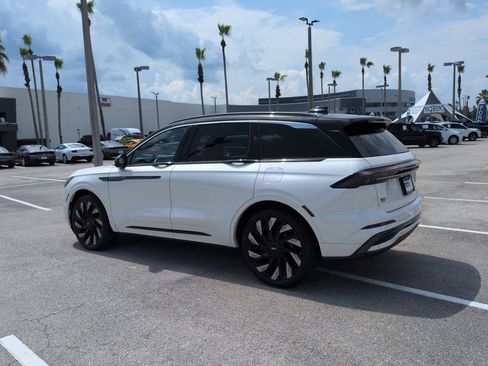 Certified 2026 Lincoln Nautilus Black Label w/ Jet Appearance Package AWD/4WD image 6