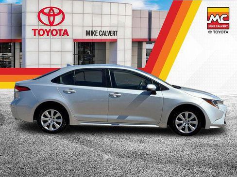 Certified 2025 Toyota Corolla LE FWD image 6