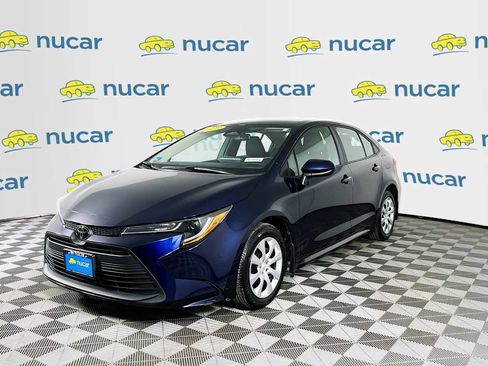 Used 2023 Toyota Corolla LE image 3