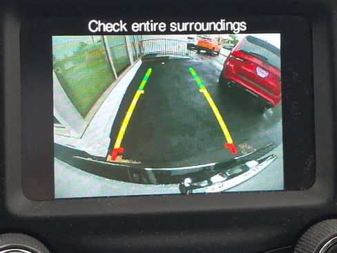 Used 2018 RAM 2500 SLT AWD/4WD image 3