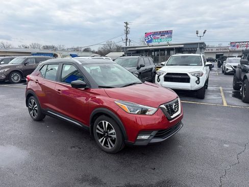 Used 2020 Nissan Kicks SR w/ SR Premium Package image 2