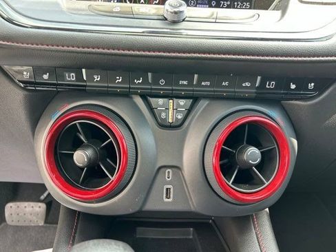 Used 2022 Chevrolet Blazer RS w/ Enhanced Convenience Package FWD image 32