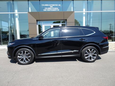 Used 2023 Acura MDX SH-AWD w/ Technology Package image 2