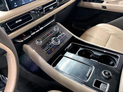 Used 2022 Lincoln Aviator Reserve w/ Equipment Group 201A image 18
