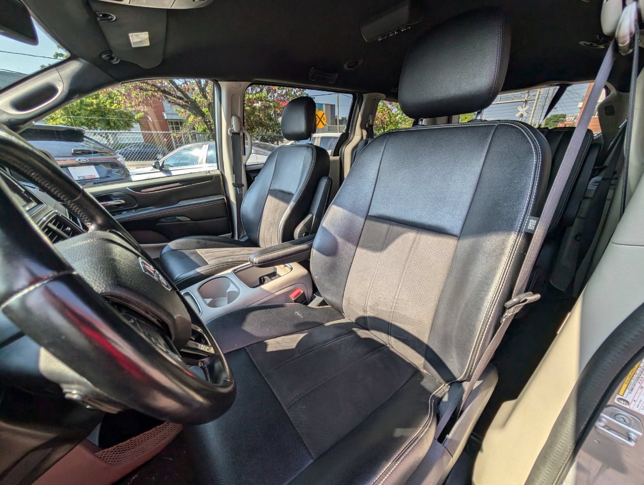 Used 2020 Dodge Grand Caravan SXT FWD image 16