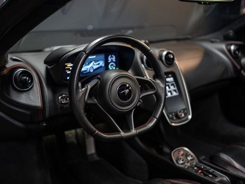 Used 2019 McLaren 570S Spider image 9