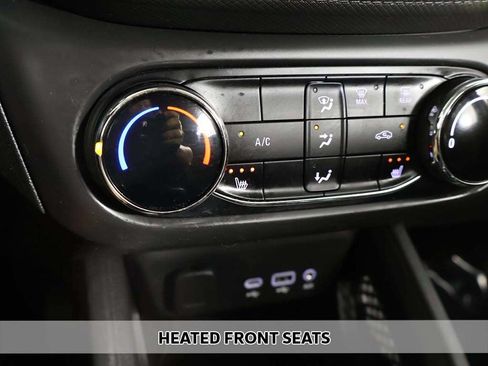 Used 2022 Chevrolet TrailBlazer LT w/ Confidence II Package FWD image 5