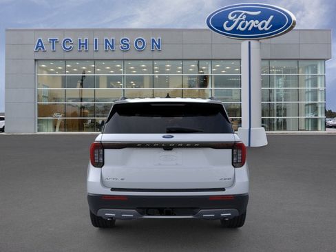 Used 2026 Ford Explorer Active w/ Active Comfort Package AWD/4WD image 5