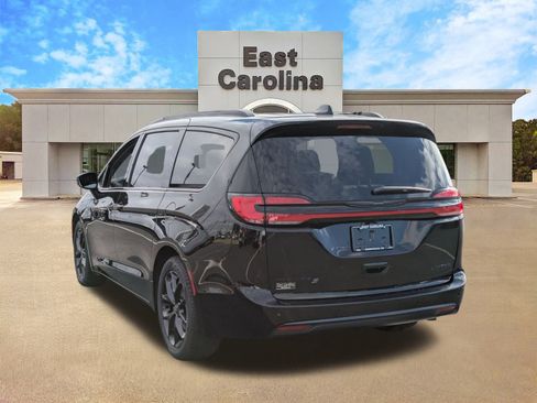 New 2026 Chrysler Pacifica Limited w/ S Appearance Package image 5