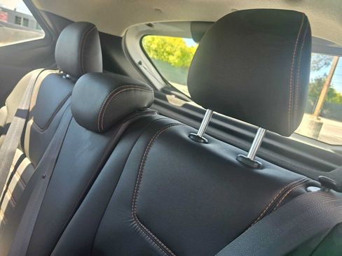 Used 2020 Nissan Kicks SR w/ SR Premium Package FWD image 17