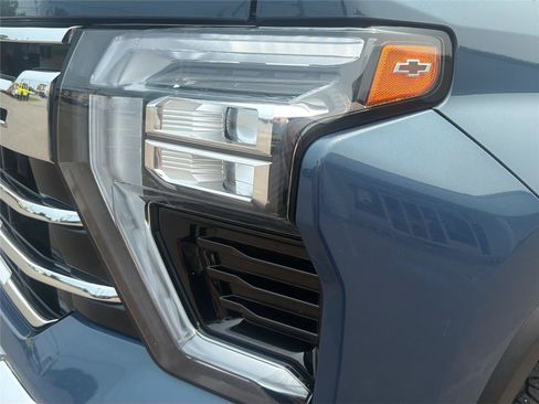 Used 2024 Chevrolet Silverado 2500 LTZ w/ LTZ Convenience Package AWD/4WD image 36