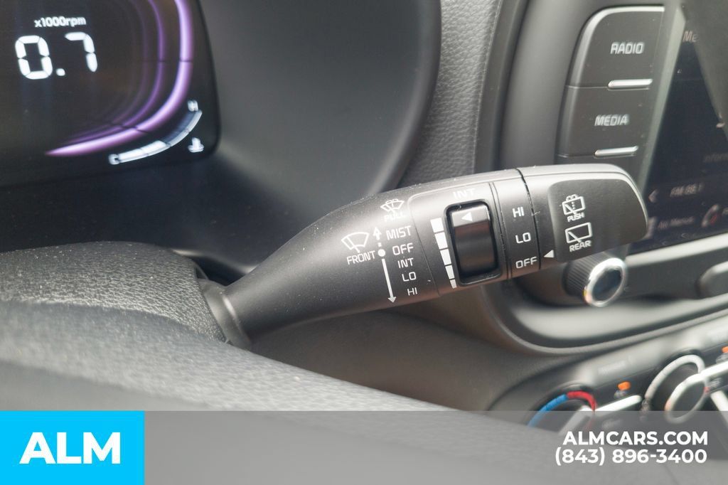 Used 2025 Kia Soul LX FWD image 29