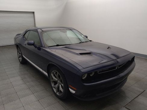 Used 2017 Dodge Challenger SXT RWD image 13