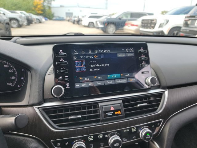 Used 2022 Honda Accord Touring image 14