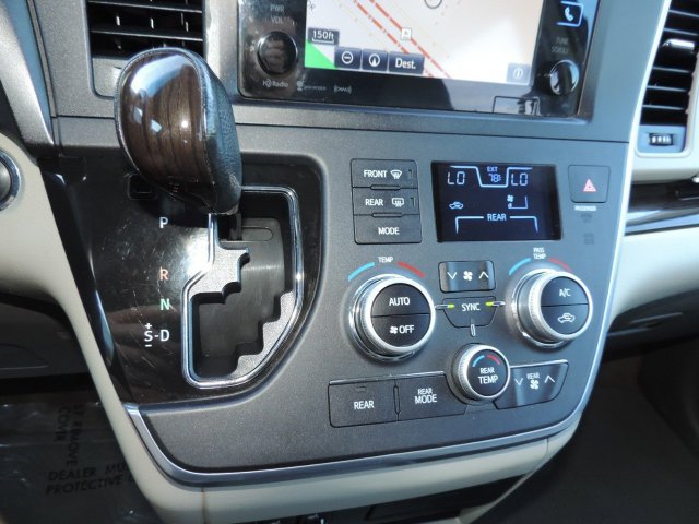 Used 2016 Toyota Sienna XLE w/ XLE Navigation Package FWD image 25