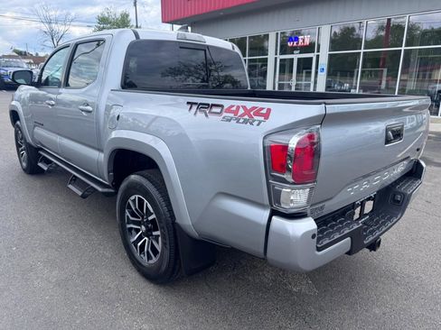Used 2023 Toyota Tacoma TRD Sport w/ Advanced Technology Package AWD/4WD image 5