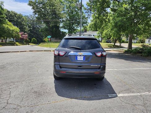 Used 2015 Chevrolet Traverse LS w/ LPO, 'HIT The Road' Package FWD image 13