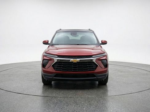 Used 2025 Chevrolet TrailBlazer LT image 2