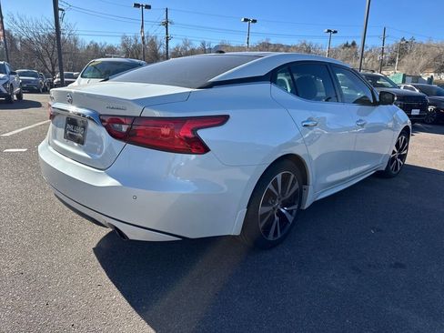 Used 2017 Nissan Maxima Platinum image 10