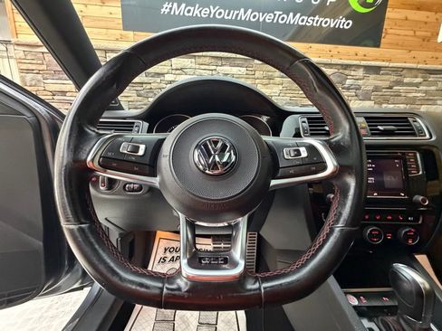 Used 2017 Volkswagen Jetta GLI image 17