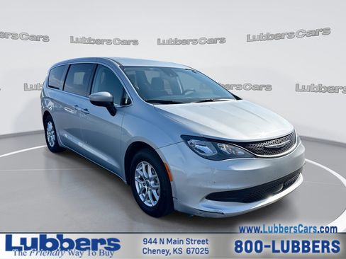 Used 2023 Chrysler Voyager LX image 1