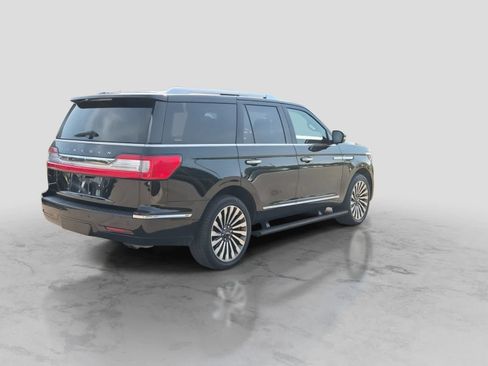 Used 2018 Lincoln Navigator Reserve AWD/4WD image 8