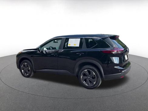 Used 2025 Nissan Rogue SV FWD image 8