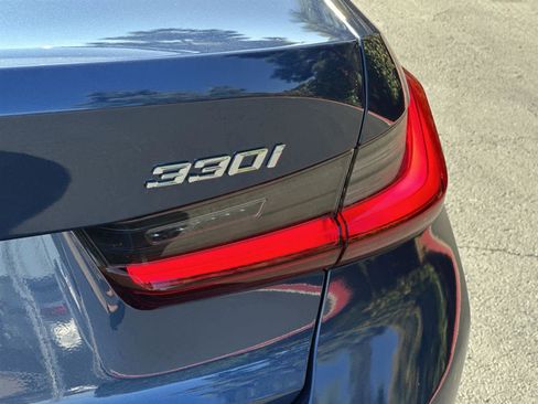 Used 2022 BMW 330i Sedan w/ Driving Assistance Package image 7