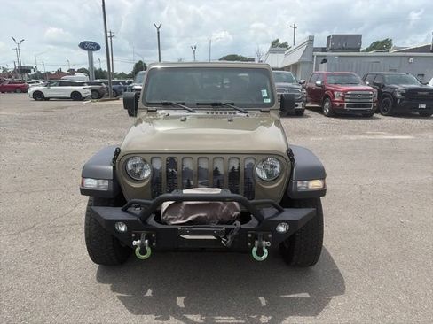 Used 2020 Jeep Gladiator Sport w/ Quick Order Package 24S AWD/4WD image 9