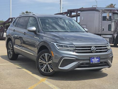 Used 2024 Volkswagen Tiguan Wolfsburg Edition AWD/4WD image 2