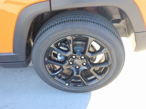 New 2026 Jeep Compass Latitude image 18