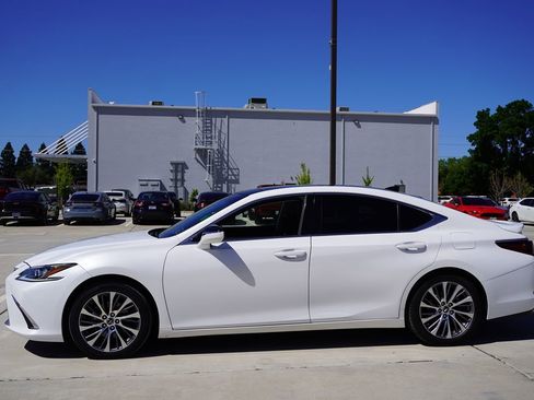 Used 2021 Lexus ES 350 w/ Premium Package image 3