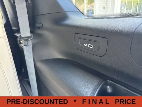 Used 2023 Jeep Grand Cherokee L Limited w/ Black Appearance Package AWD/4WD image 48