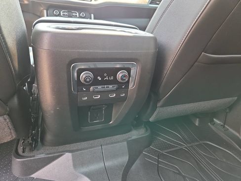 Certified 2022 Chevrolet Tahoe Premier w/ Premium Package AWD/4WD image 37