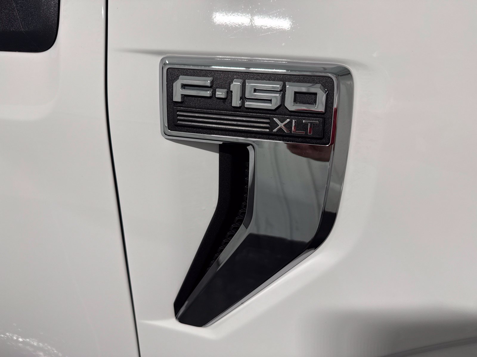 Used 2025 Ford F150 XLT w/ Equipment Group 301A Standard AWD/4WD image 12