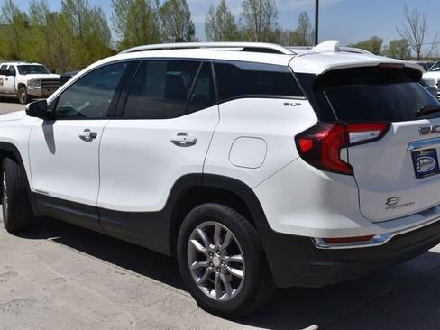 Used 2024 GMC Terrain SLT AWD/4WD image 7