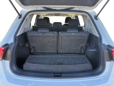 Used 2020 Volkswagen Tiguan S image 17