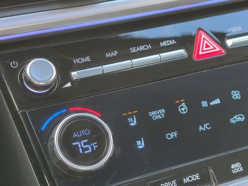 Used 2025 Hyundai Santa Fe Limited image 28