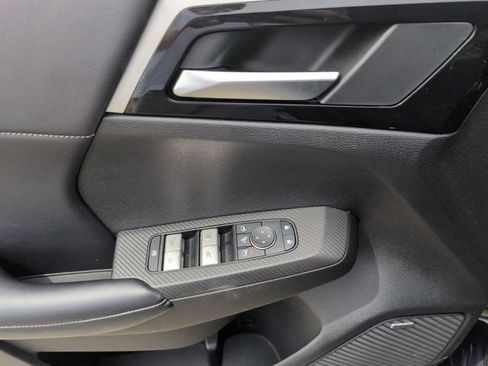 Used 2025 Mitsubishi Outlander SE FWD image 13
