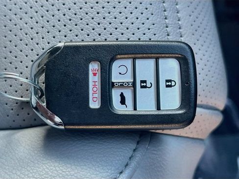 Used 2018 Honda CR-V Touring image 33