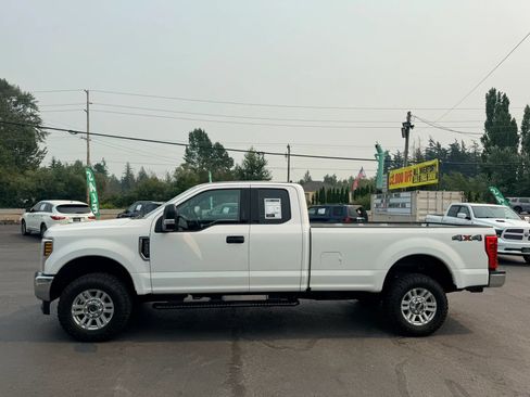 Used 2019 Ford F250 XLT w/ XLT Value Package AWD/4WD image 4