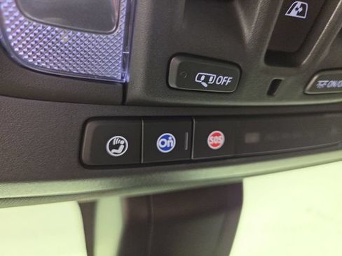 Used 2020 GMC Sierra 1500 AT4 w/ AT4 Premium Package AWD/4WD image 32