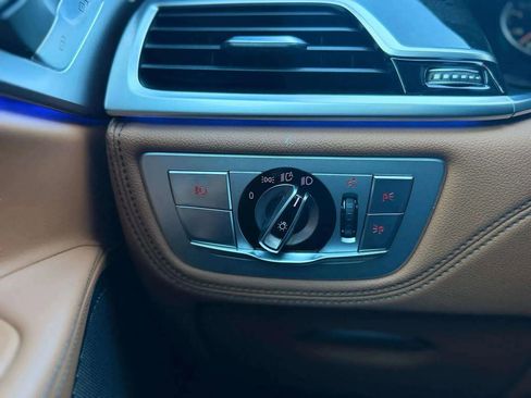 Used 2018 BMW 750i xDrive 750i xDrive Sedan 4D image 28