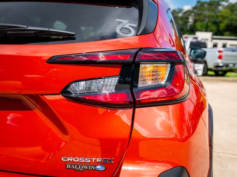 Certified 2025 Subaru Crosstrek 2.0i AWD/4WD image 17