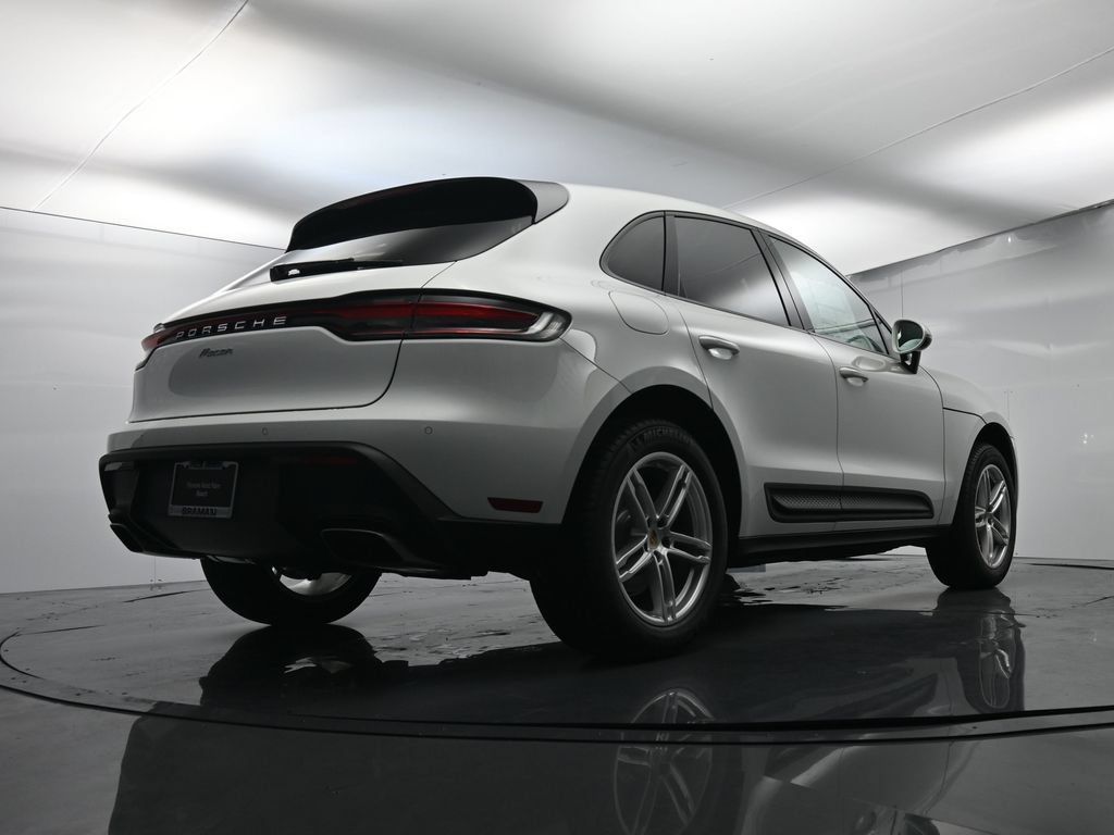 Certified 2025 Porsche Macan AWD/4WD image 51