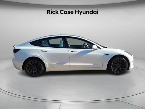 Used 2022 Tesla Model 3 Performance image 4