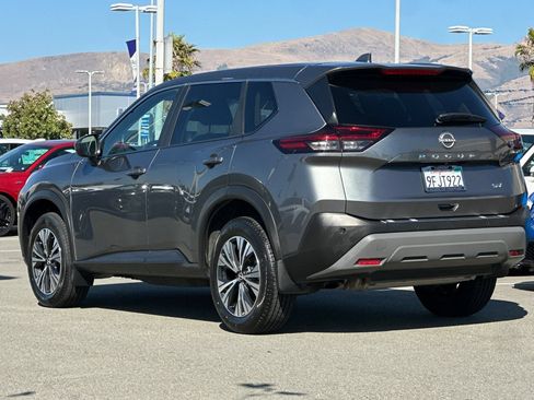 Used 2023 Nissan Rogue SV FWD image 6