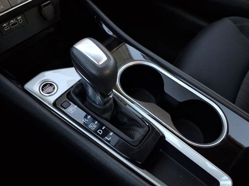 Used 2024 Nissan Altima 2.5 SV image 25