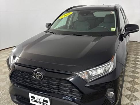 Used 2019 Toyota RAV4 XLE AWD/4WD image 3