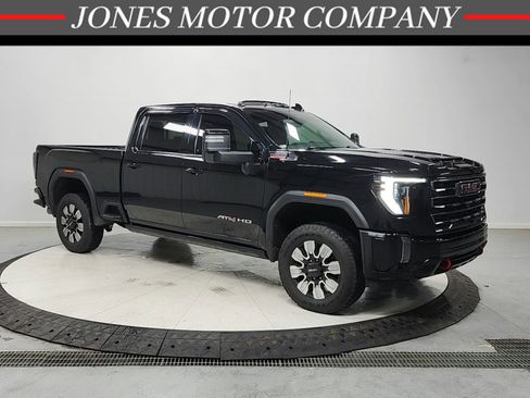 Used 2024 GMC Sierra 2500 AT4 w/ Technology Package AWD/4WD image 1